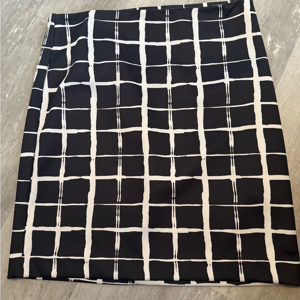 New York & Company Black and White Checkered Pencil Skirt